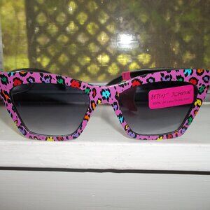 Betsey Johnson Women's Strike a Pose Sunglasses Pink Leopard